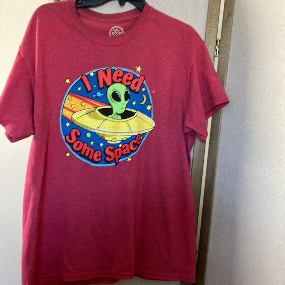 FINAL MARKDOWN Red Graphic Tee with Alien Design large
